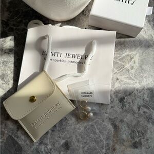 EAMTI Jewelry pearl earrings brand new